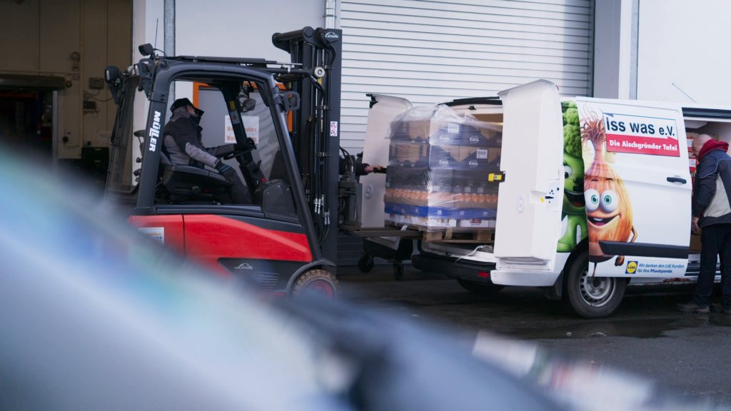 Die Aischgründer Tafel erhält Waren von der Allianz für Lebensmittelrettung.